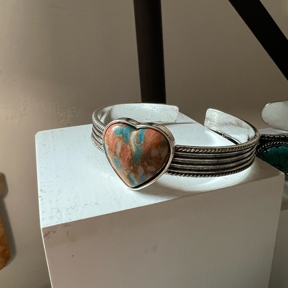 New Heart Oyster Turquoise Stone Silver Toned cuff bracelet womens boho western - Picture 3 of 8